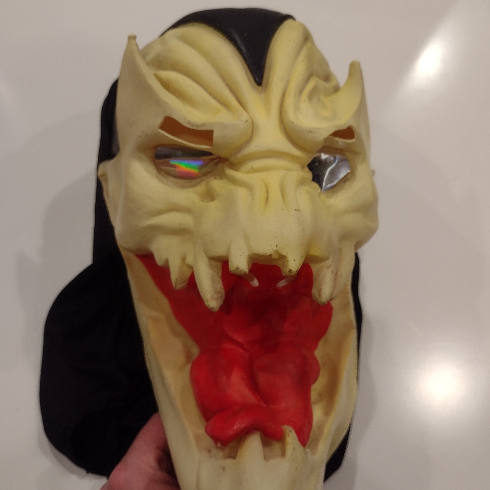 Paper Magic Group Vintage Dracula Vampire Latex Mask 1995 Used Props Halloween.